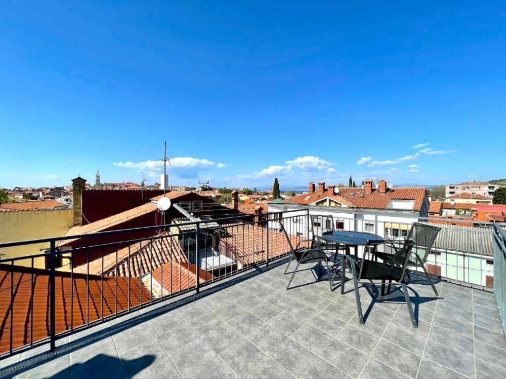 Happy Casa Isola Piccola Apartment Izola Exterior foto